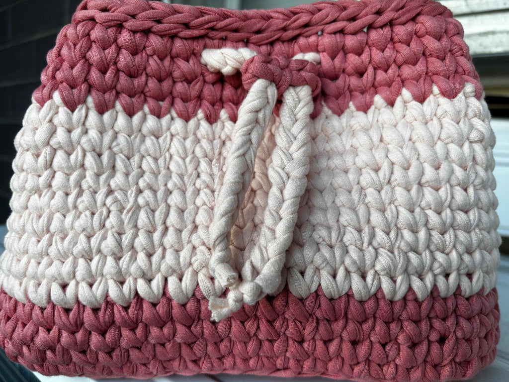 Crochet T-Shirt Yarn Handbag with Leather Base