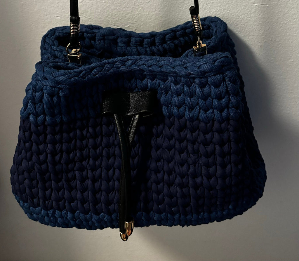 Crochet T-Shirt Yarn Handbag with Leather Base