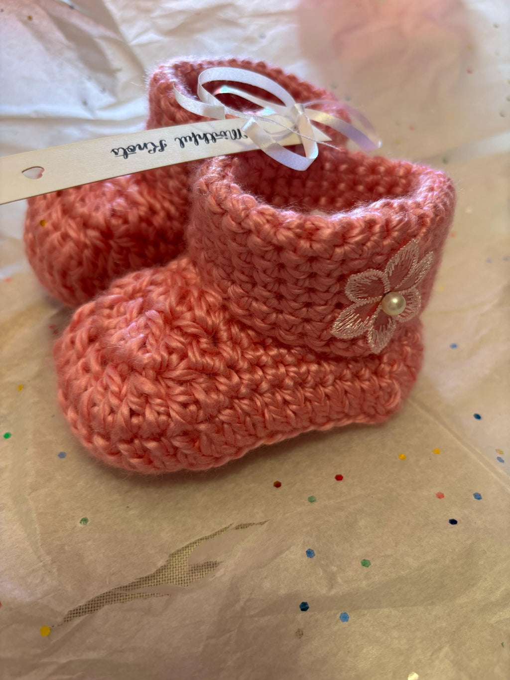 Crochet baby  hat and booties set.