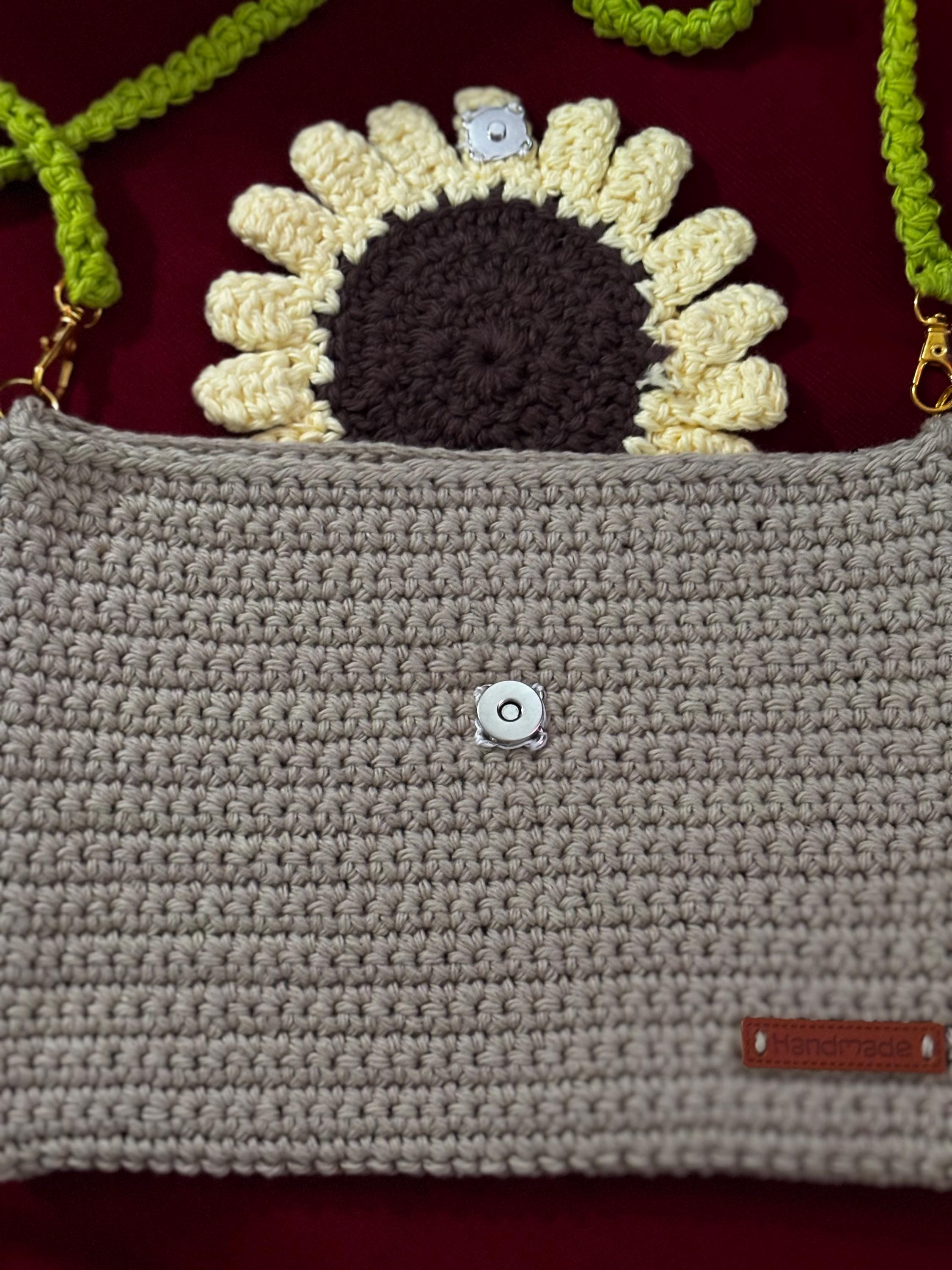 Crochet sunflower bag.