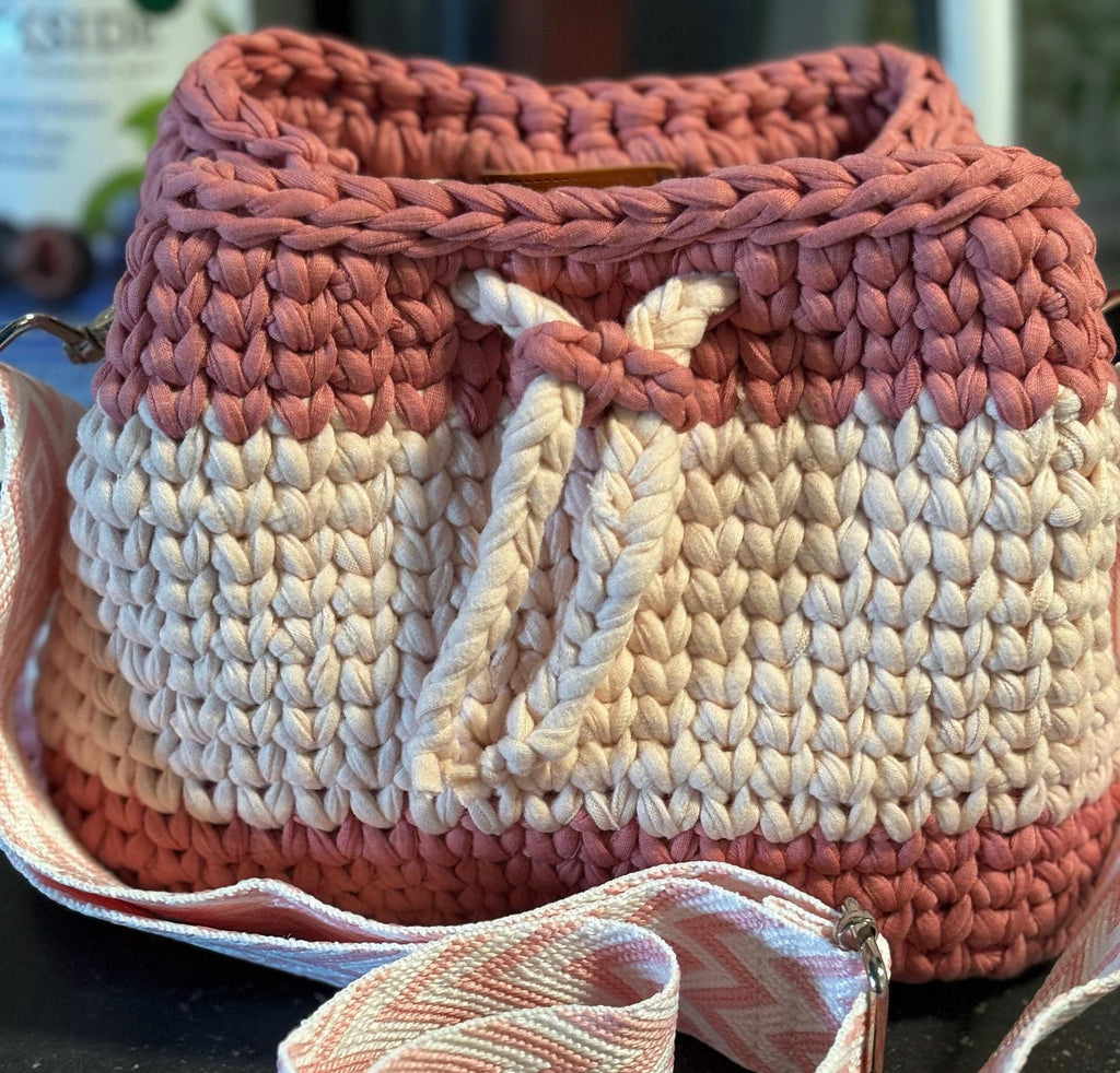 Crochet T-Shirt Yarn Handbag with Leather Base