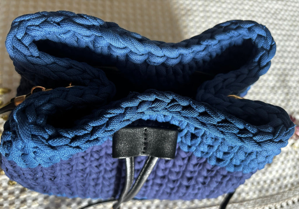 Crochet T-Shirt Yarn Handbag with Leather Base