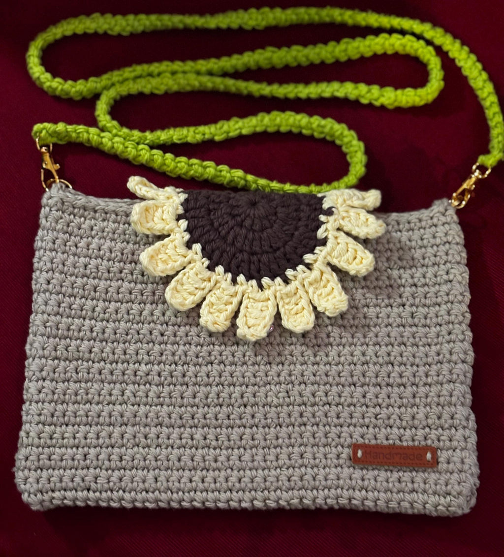 Crochet sunflower bag.