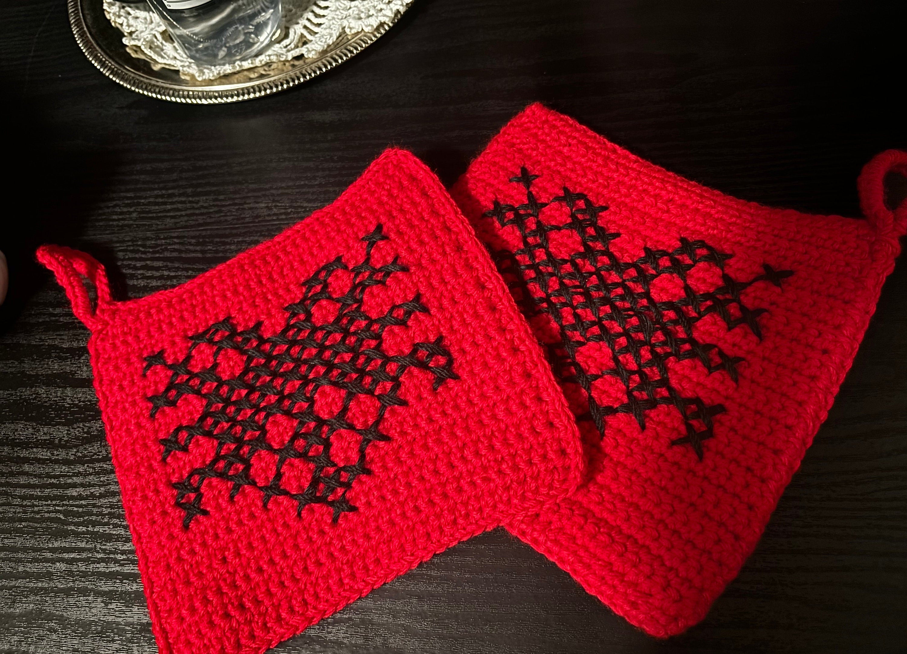 Albanian eagle crochet pot holders set.