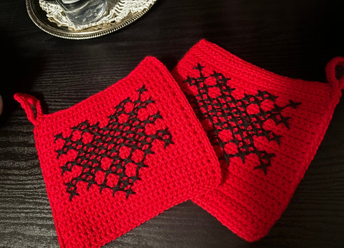 Albanian eagle crochet pot holders set.
