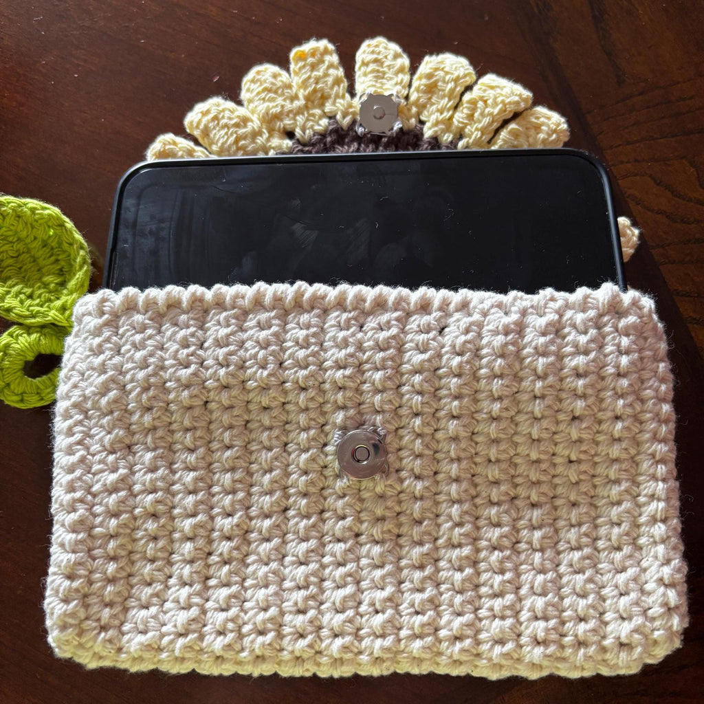 Crochet sunflower wallet.